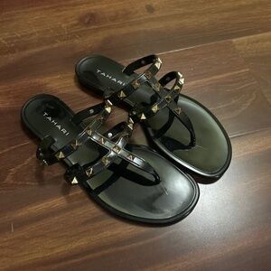 TAHARI Black Lila Thong Sandals with Metal Studs size US 6